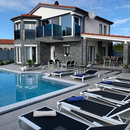 Luxury With A Swimming Pool - 21792 Fazana